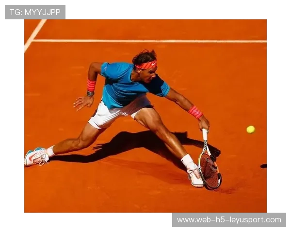 职业网球球拍力学分析师的调整：他是如何通过穿线张力平衡手感的